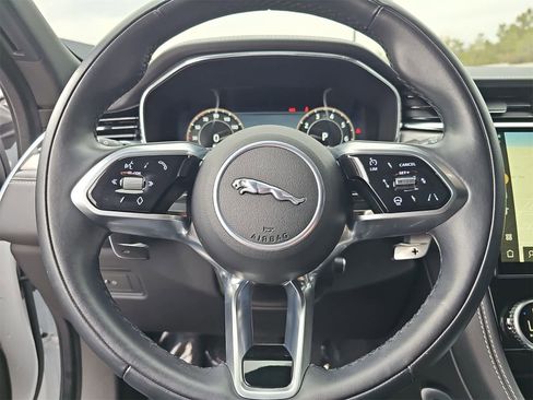 Used 2024 Jaguar F-PACE R-Dynamic S image 37