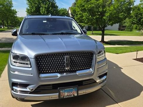 Used 2019 Lincoln Navigator Black Label w/ Cargo Package AWD/4WD image 2