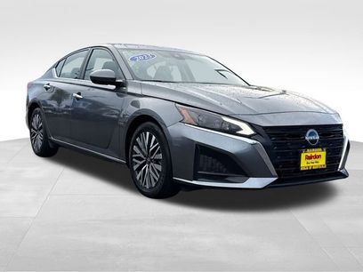 Used 2023 Nissan Altima 2.5 SV