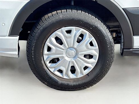 Used 2023 Ford Transit 350 XLT image 31