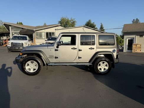Used 2016 Jeep Wrangler Unlimited Sport w/ Power Convenience Group image 14