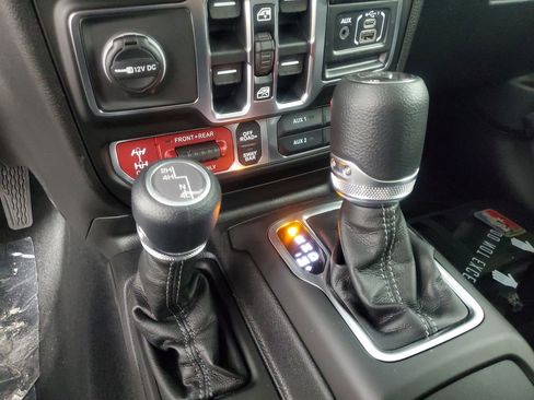 New 2026 Jeep Gladiator Rubicon w/ Safety Group AWD/4WD image 18