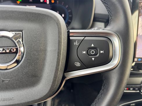 Certified 2025 Volvo XC40 B5 Plus image 13