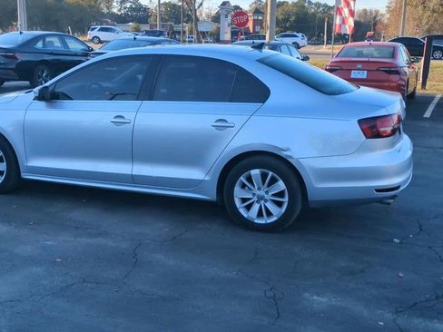 Used 2016 Volkswagen Jetta SE image 6