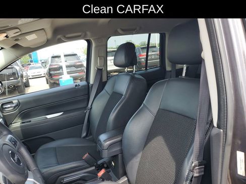 Used 2017 Jeep Compass Latitude FWD image 5