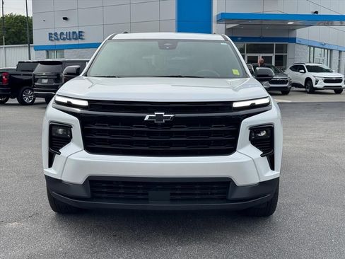 Used 2025 Chevrolet Traverse LT w/ Midnight/Sport Edition FWD image 8