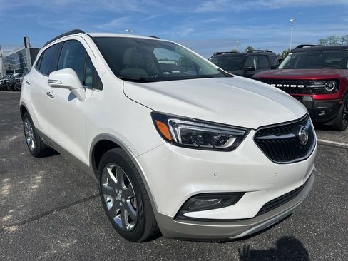 Used 2019 Buick Encore Essence w/ Experience Buick Package FWD image 2