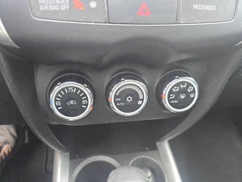 Used 2014 Mitsubishi Outlander Sport SE FWD image 28