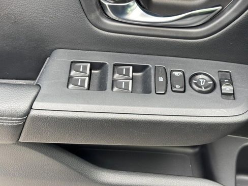 Used 2023 Honda Pilot Touring image 19