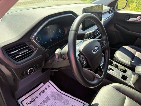 Used 2024 Ford Escape Platinum AWD/4WD image 30
