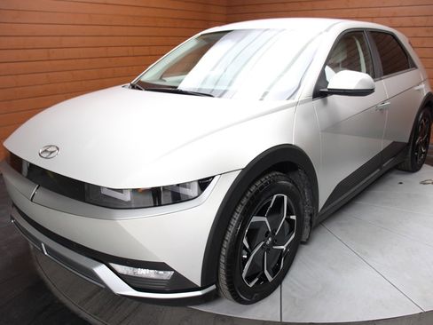 Used 2023 Hyundai Ioniq 5 SEL image 4