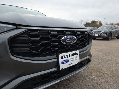 Certified 2025 Ford Escape ST-Line Elite w/ Premium Technology Package image 11