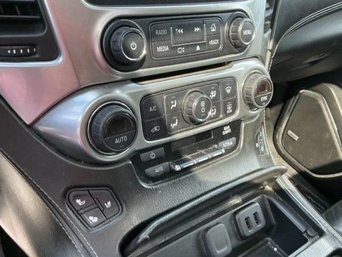Used 2018 Chevrolet Suburban Premier AWD/4WD image 22