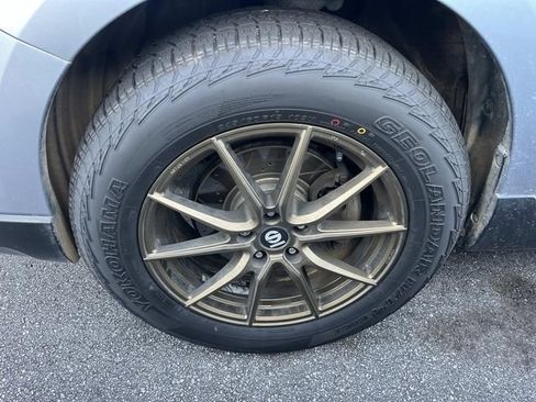 Used 2017 Subaru Outback 2.5i Limited AWD/4WD image 4