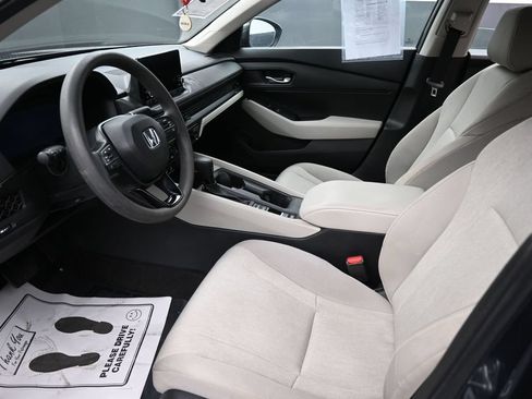 Used 2025 Honda Accord LX image 18