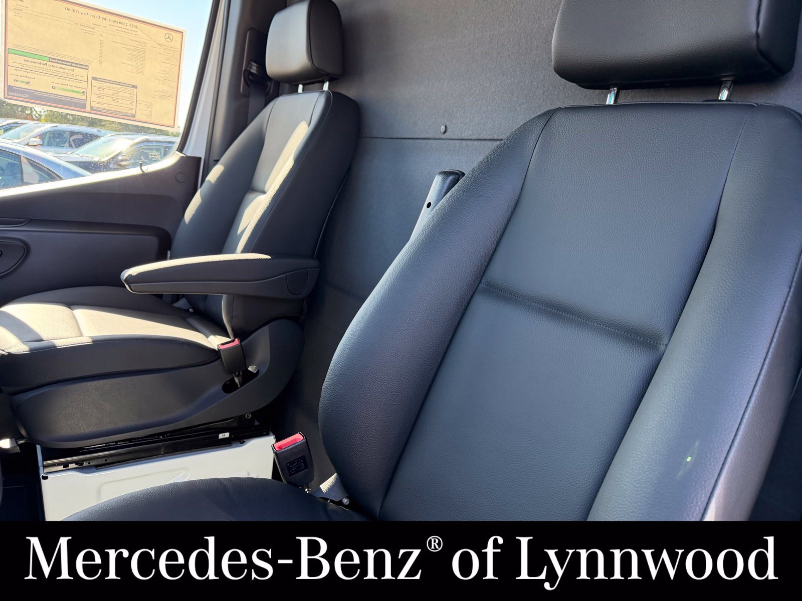 New 2025 Mercedes-Benz eSprinter 170 Cargo image 17