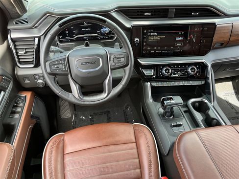 Used 2025 GMC Sierra 1500 Denali Ultimate image 10