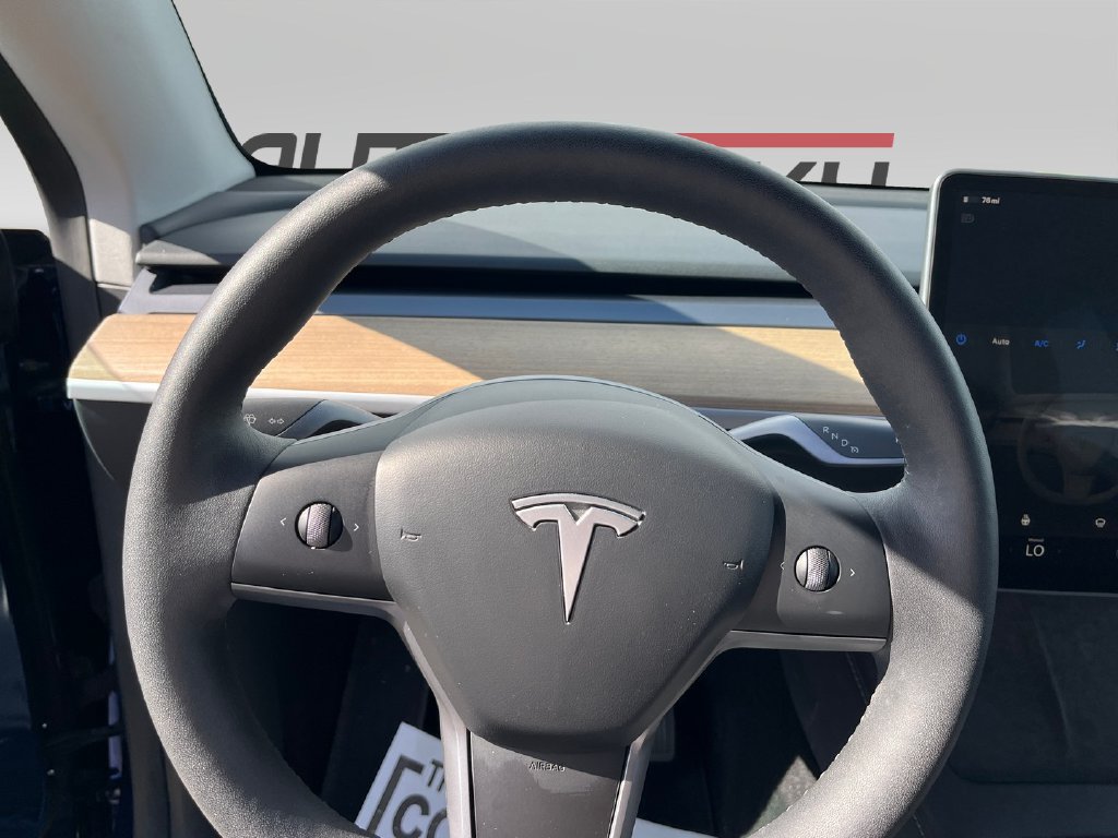 Used 2024 Tesla Model Y Long Range AWD/4WD image 13