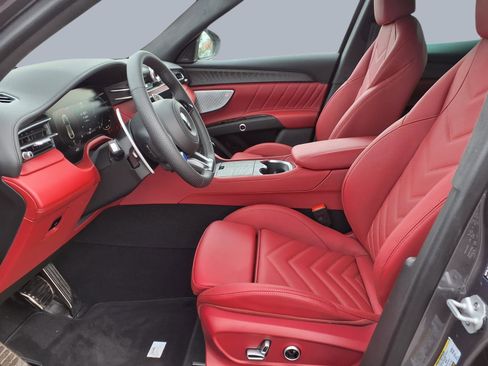 New 2026 Maserati Grecale Modena image 9