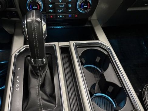 Used 2018 Ford F150 Lariat w/ Equipment Group 502A Luxury image 13