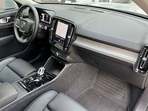 Certified 2025 Volvo XC40 B5 Ultra w/ Climate Package AWD/4WD image 21