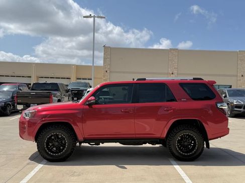 Used 2023 Toyota 4Runner SR5 Premium w/ Moonroof Package RWD image 8