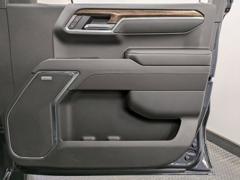 Used 2022 GMC Sierra 1500 Elevation w/ Preferred Package image 27