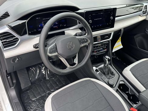 New 2026 Volkswagen Taos SE AWD/4WD image 10