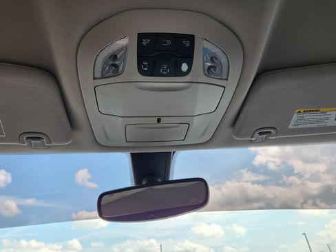 Used 2021 Chrysler Voyager Lxi FWD image 19