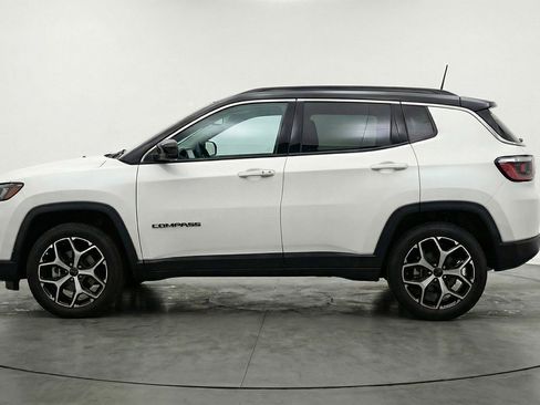 Used 2025 Jeep Compass Limited image 5