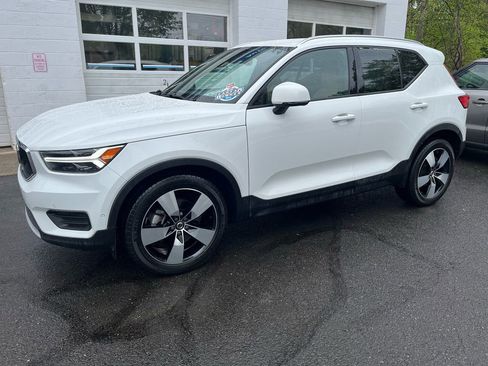 Used 2019 Volvo XC40 T5 Momentum AWD/4WD image 4