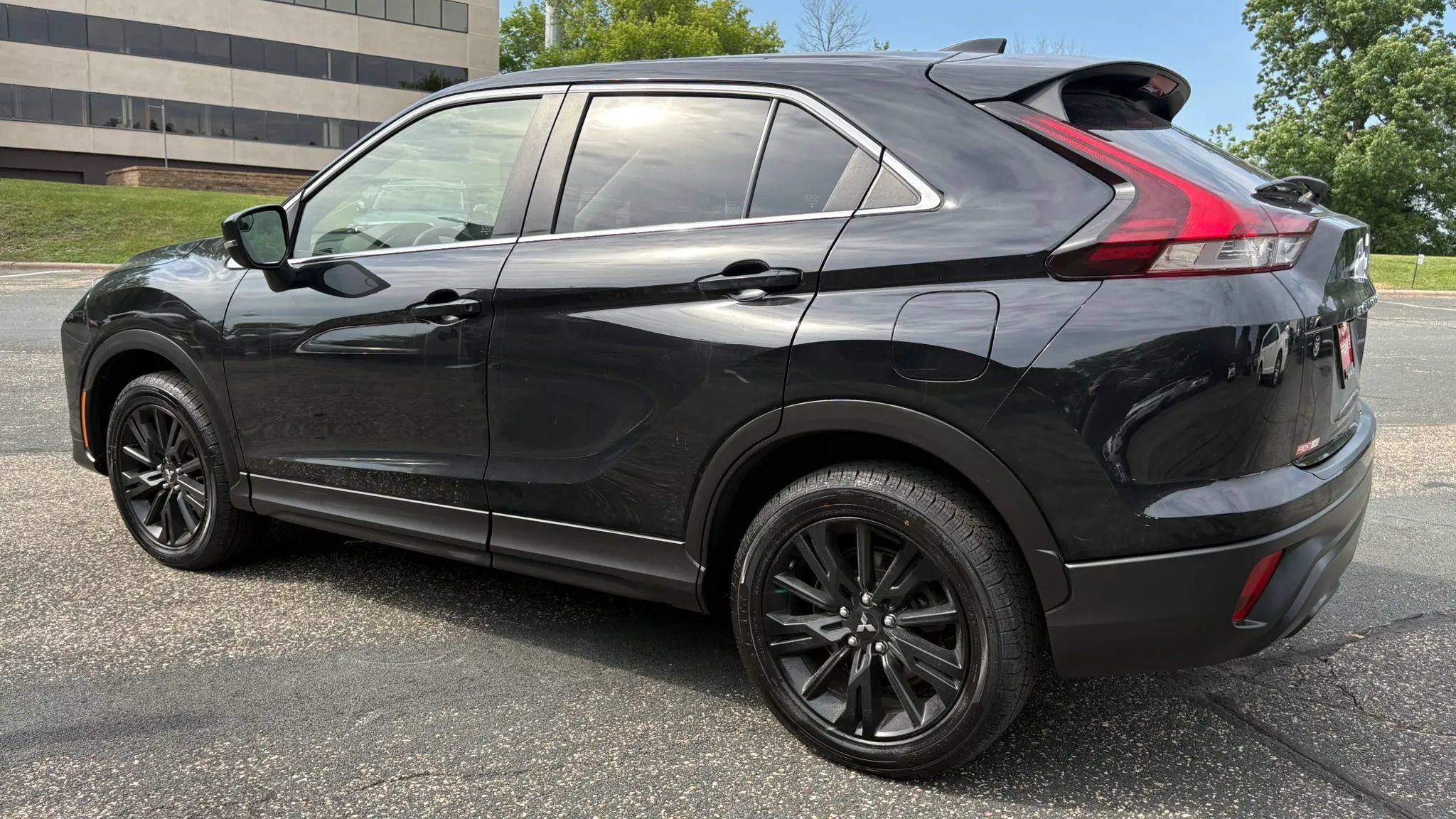 Used 2023 Mitsubishi Eclipse Cross LE AWD/4WD image 6