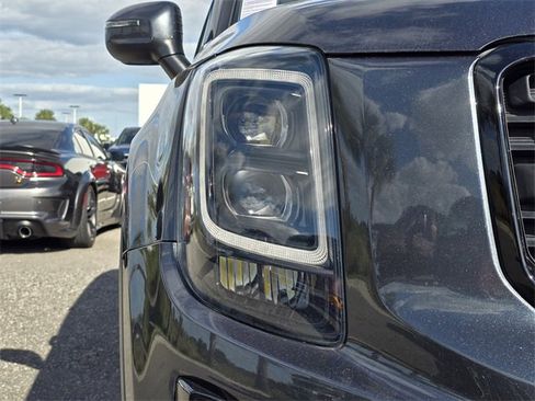 Certified 2022 Kia Telluride EX w/ EX Premium Package image 11