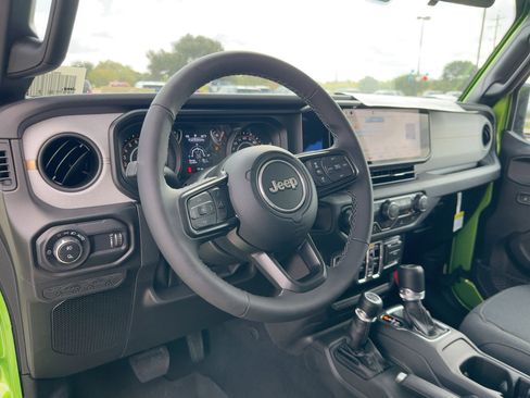 New 2025 Jeep Gladiator Sport AWD/4WD image 12