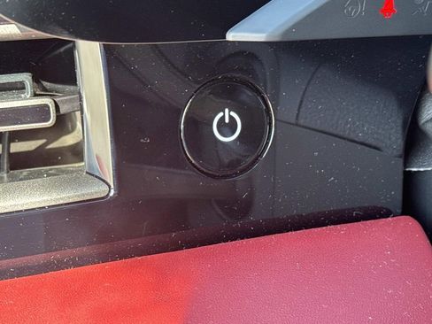 Used 2025 Porsche Taycan image 22