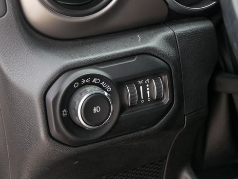 Used 2021 Jeep Wrangler Unlimited Sport AWD/4WD image 27