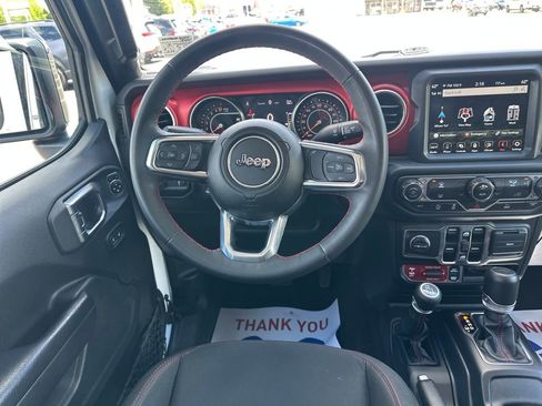 Used 2023 Jeep Gladiator Rubicon AWD/4WD image 18