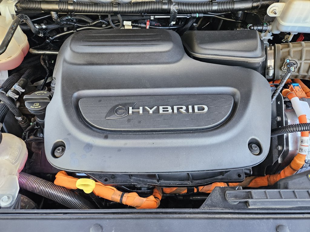 Used 2021 Chrysler Pacifica Touring-L FWD image 21