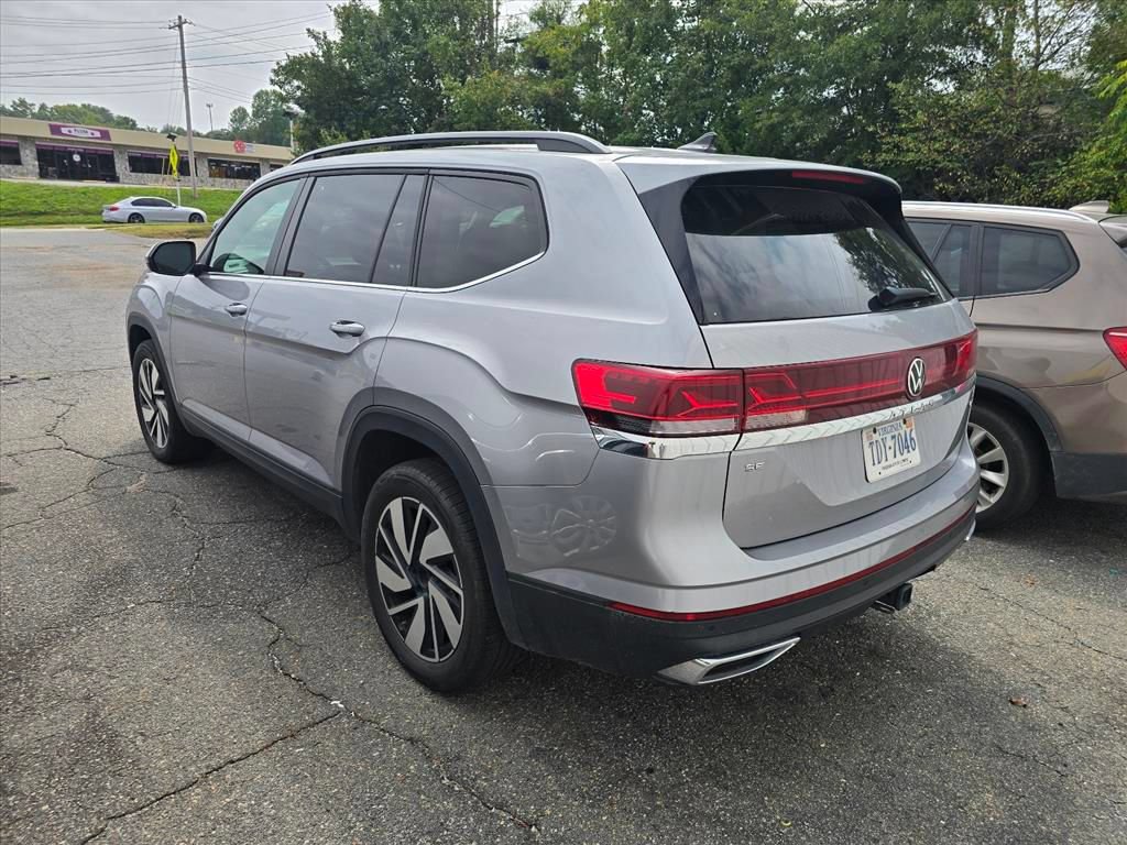 Used 2025 Volkswagen Atlas SE AWD/4WD image 12