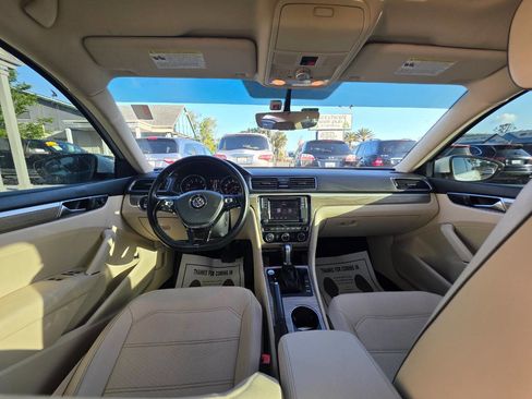 Used 2018 Volkswagen Passat 2.0T SE image 12