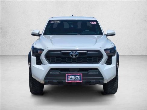Used 2025 Toyota Tacoma TRD Off-Road image 2