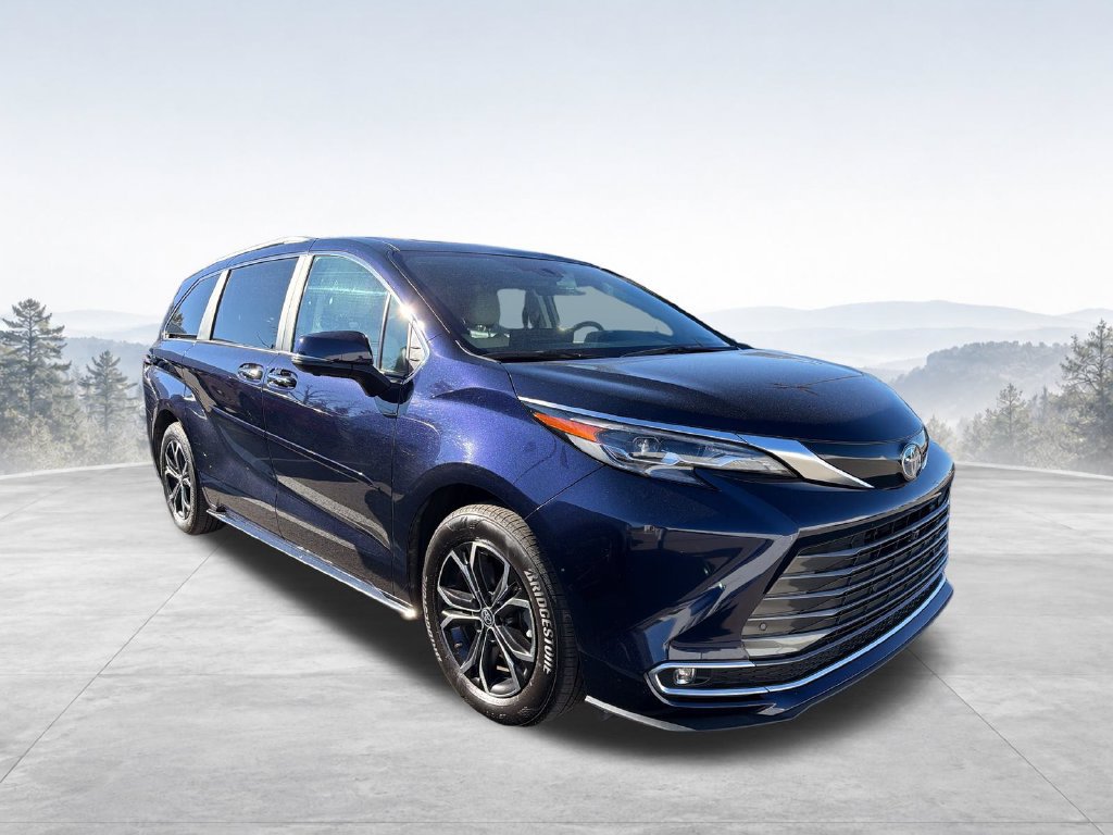 Used 2025 Toyota Sienna Platinum AWD/4WD image 12