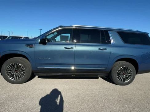 New 2026 GMC Yukon XL Elevation image 5