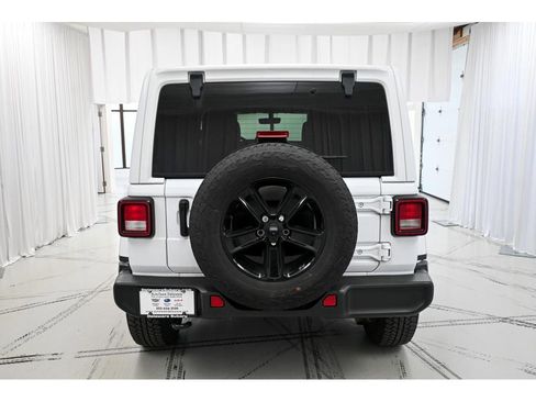 Used 2023 Jeep Wrangler Unlimited Sahara image 6