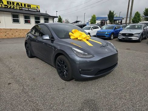 Used 2022 Tesla Model Y Long Range AWD/4WD image 7