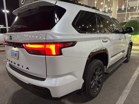Used 2023 Toyota Sequoia Platinum image 6