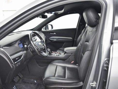 Used 2023 Cadillac XT4 Premium Luxury image 11