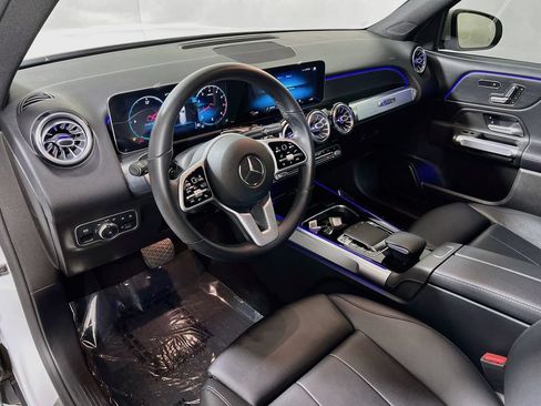 Used 2020 Mercedes-Benz GLB 250 4MATIC image 9