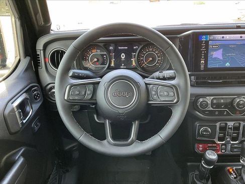 Certified 2025 Jeep Wrangler Unlimited Rubicon w/ Safety Group AWD/4WD image 10