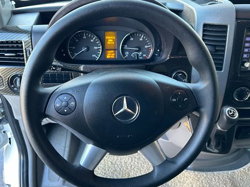 Used 2017 Mercedes-Benz Sprinter 3500 image 71